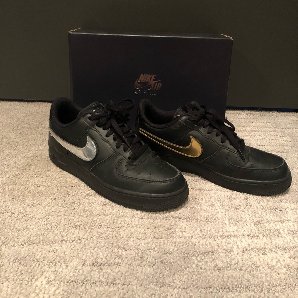 Nike Air Force 1’s removable swoosh